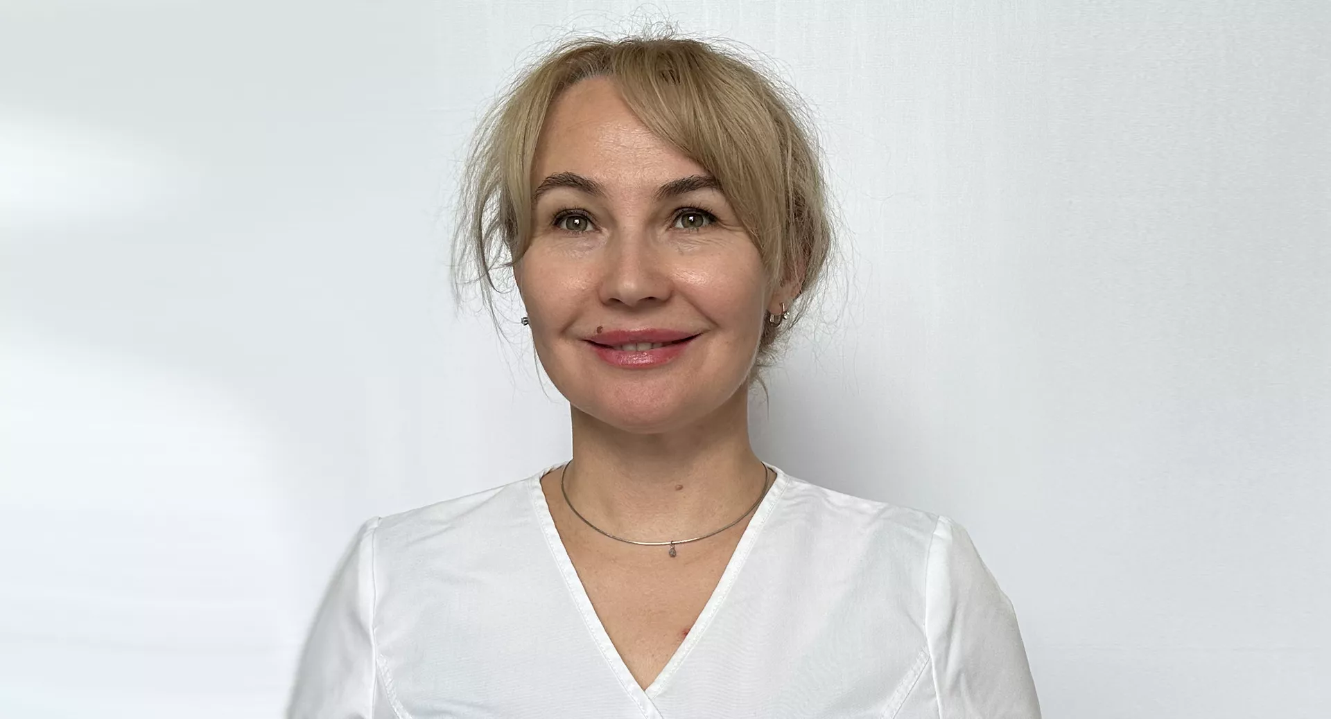 Почему крем скатывается на лице после нанесения - причина, ответ косметолога