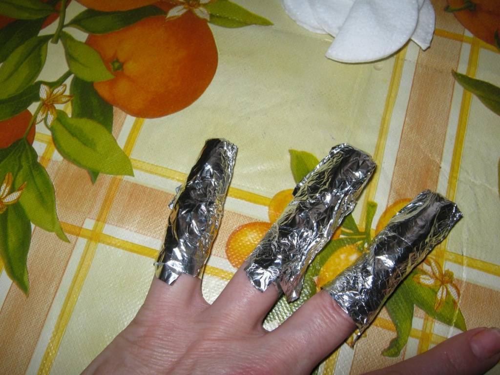 Снятие гель-лака: размачивать или спиливать? 💅