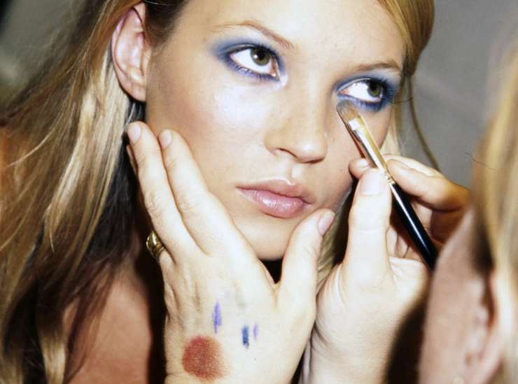 Забытое старое: 6 неожиданных beauty-трендов, которые вернулись из нулевых