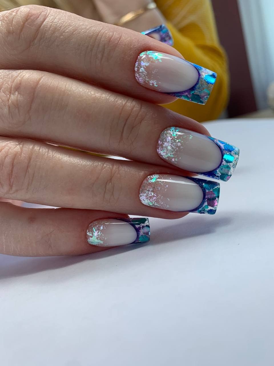 Собрали идеи новогоднего маникюра для домашних условий С этими nail-дизайнами ты справишься самостоятельно — их можно легко и быстро повторить