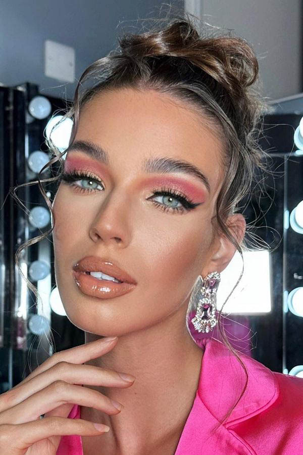 15 biggest 2024 makeup trends to watch out for, according to top makeup artists | vogue india