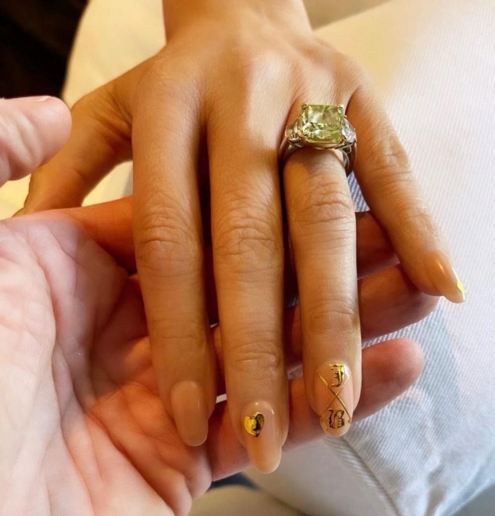 For her wedding, jennifer lopez also falls for the ultimate manicure trend of “glazed donut nails”