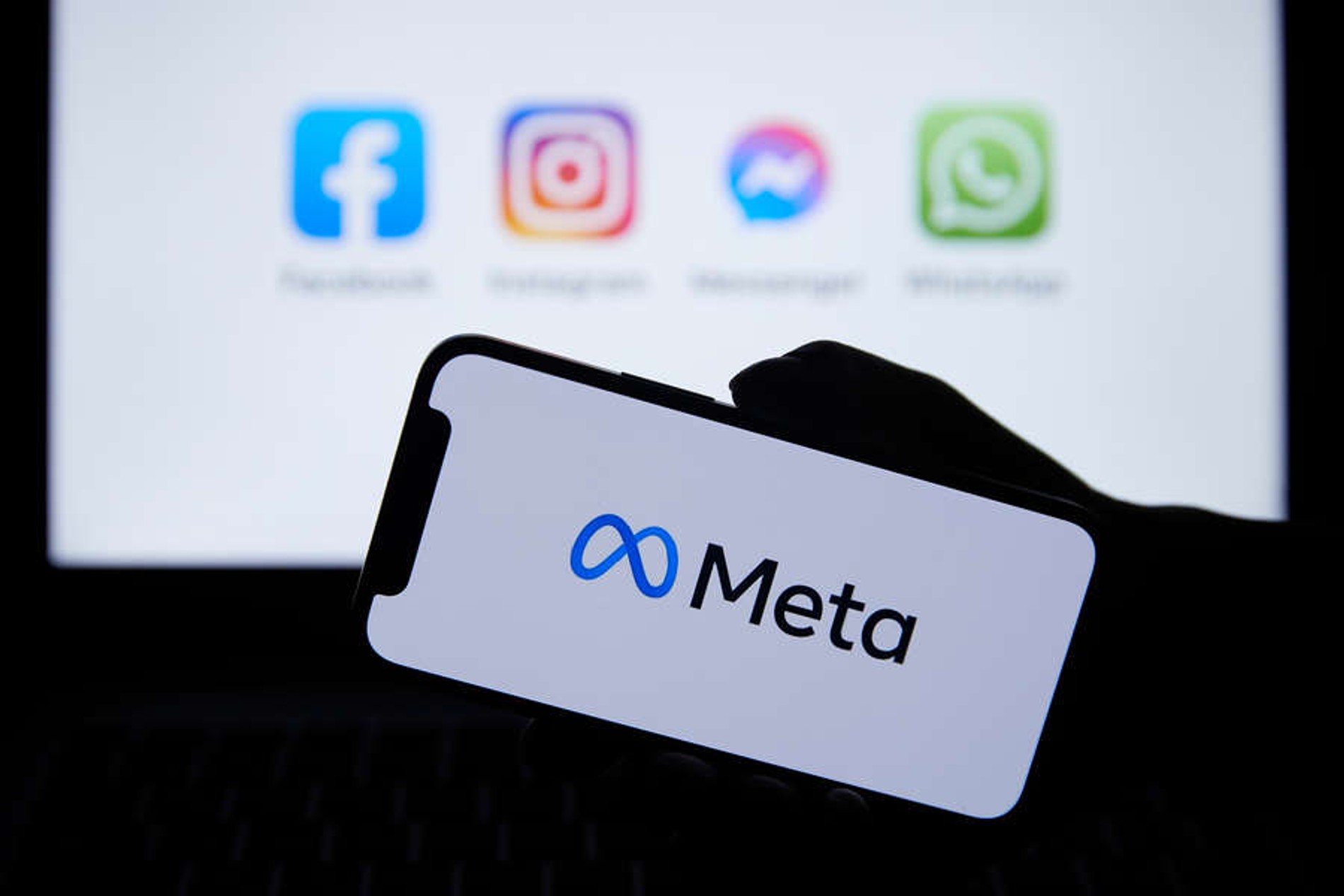 Мы внимательно изучили Instagram Социальная сеть признана экстремистской и запрещена на территории Российской Федерации казахских модниц, рассмотрели новые фото с недавней